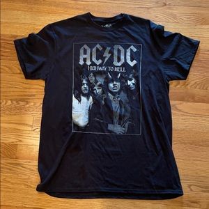 Black AC/DC tshirt